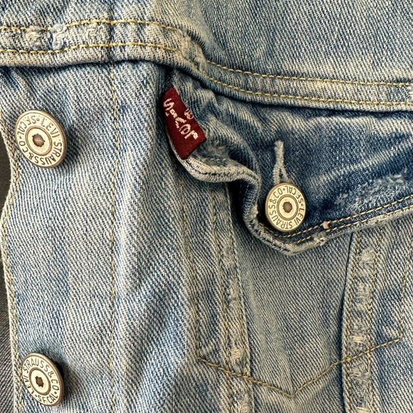 Levi’s women’s denim jacket - Picture 2 of 3